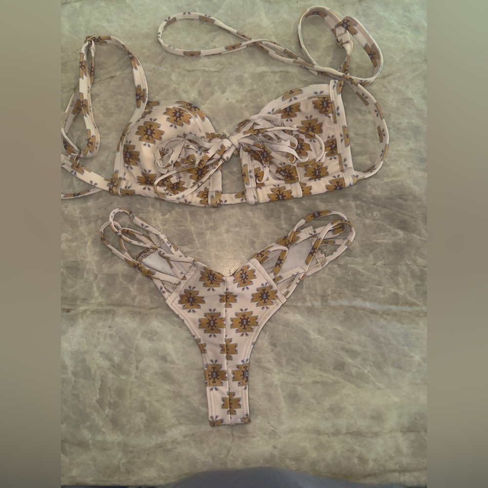 Montce Aztec print bikini set